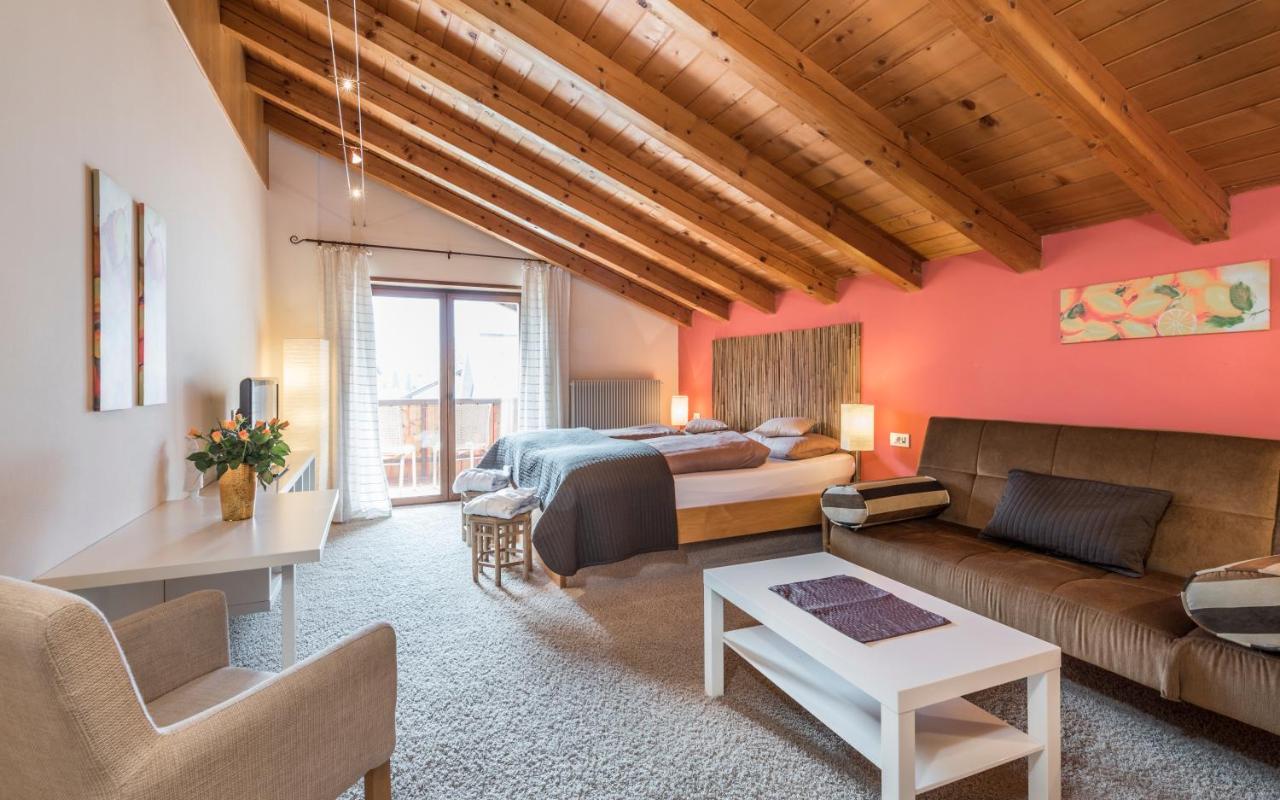 קולדראנו Hotel Bamboo Haupthaus מראה חיצוני תמונה